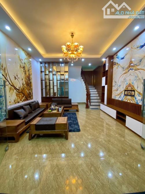 Bán nhà Khuất Duy Tiến Thanh Xuân, 108m2*4T Plo ô tô tránh, KD, 2 thoáng, Giáp phố