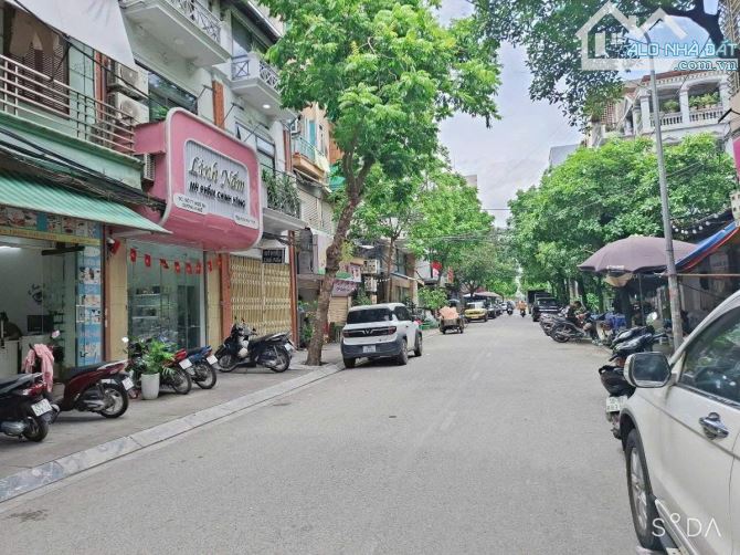 Bán đất phân lô ô tô Nghĩa Đô, 100m²,mặt tiền 9m, vuông vắn, xây tòa nhà, khu Vip Cầu Giấy