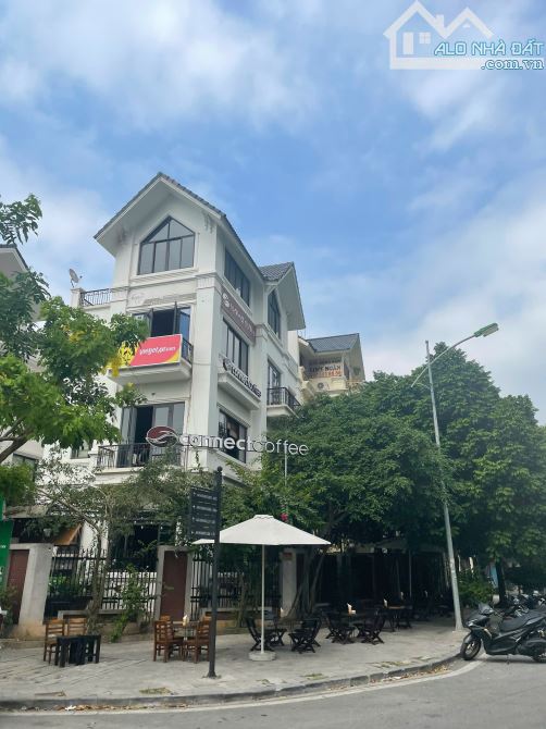 Bán biệt thự lô góc mặt phố Lưu Hữu Phước, 130m², 5 tầng, vỉa hè rộng, kinh doanh đỉnh