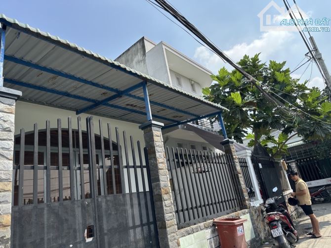 Bán nhà c4-Nguyễn văn tạo-hẻm 3m-ngang 6✖️17-gần 4 tỷ