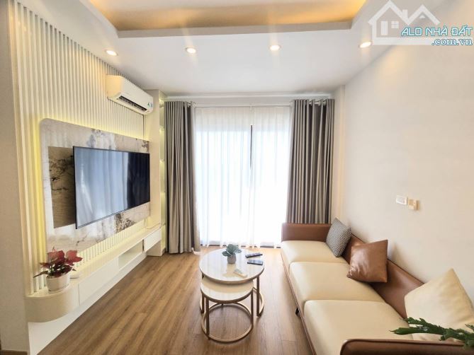 Bán căn hộ cao cấp phường Việt Hưng, Long Biên 80m2, 3 phòng ngủ, giá 5,38 tỷ