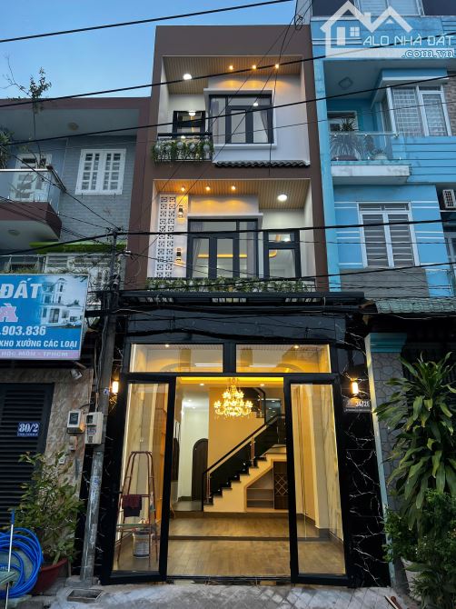 ✅⏩BÁN NHÀ 1 TRỆT 2 LẦU SHR MẶT TIỀN KINH DOANH THỚI TAM THÔN , HÓC MÔN