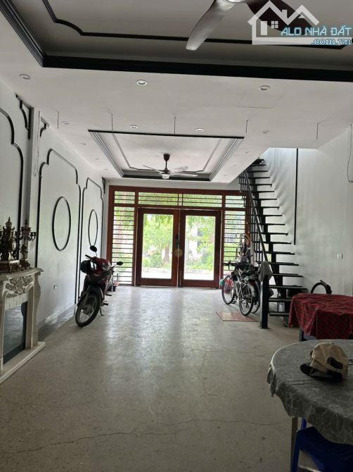 Bán nhà riêng Lai Xá: DT75m2*5.5 tầng*đường 24m* dân xây* giá tốt.