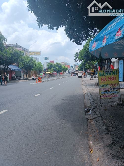 Bán nhà MTKD Nguyễn Sơn Tân Phú 4x28m gác lửng giá 16 tỷ TL (gần Thoại Ngọc Hầu)