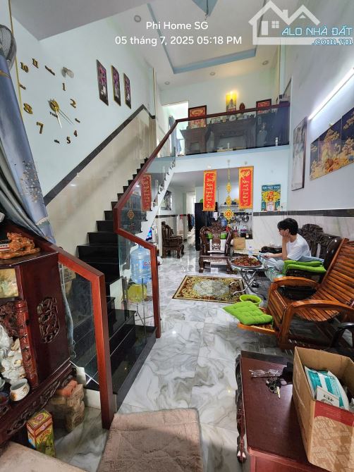 Bán Nhà Đường Bà Triệu ngay BV Hóc Môn, 60m2, 2 Tầng cực đẹp khu sằm uất