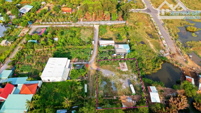 Bán lô đất vườn đường ô tô tận đất, nằm trong khu biệt thự hiện hữu