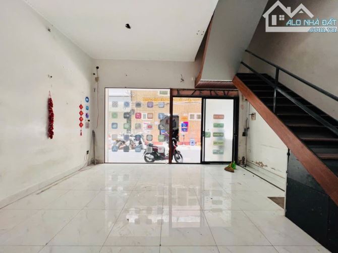 BÁN NHÀ PHÂN LÔ, Ô TÔ TRÁNH, KINH DOANH ĐỈNH TRUNG TÂM CẦU GIẤY DÒNG TIỀN 300TR/NĂM