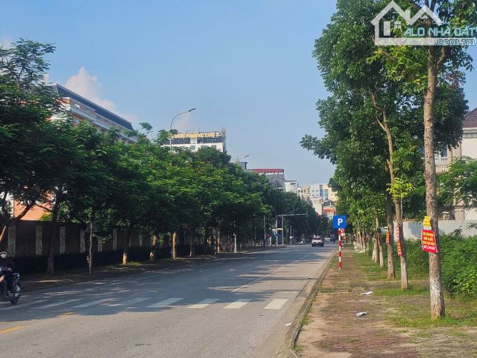 👨‍👧‍👧 Bán lô Đất BT Đại Hoàng Long mặt Đường Nguyền Quyền Nhìn Trường Quốc Tế Kinh Bắc