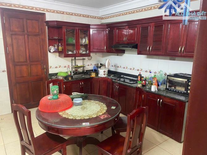 Bán nhà 3 tầng giãn dân Xuân ổ A dt 80m mt 6.45m giá 6.88 tỷ