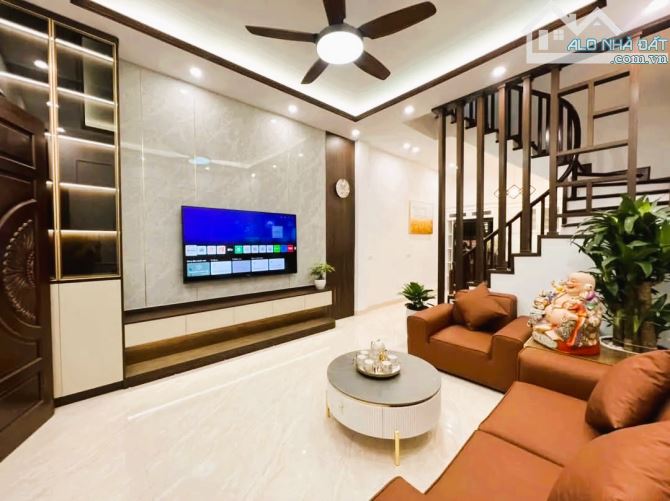 Hoa Hậu Phố Minh Khai 35m2, Full Đồ, Ngõ Nông, 4PN, Rẻ không có căn thứ hai