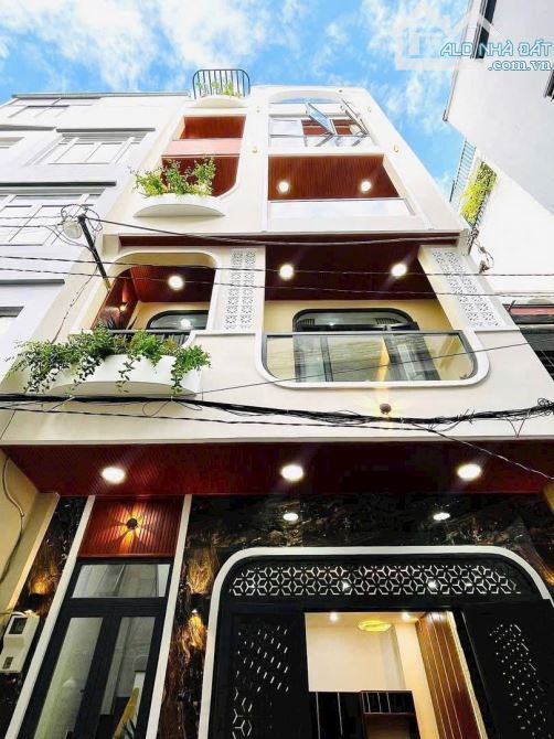 Bán nhà MỚI KIN ngay Lê Văn Sỹ🇻🇳 DT 5,7 x 6m🇻🇳 5 Tầng-4PN-4WC chỉ 8 tỷ hơn