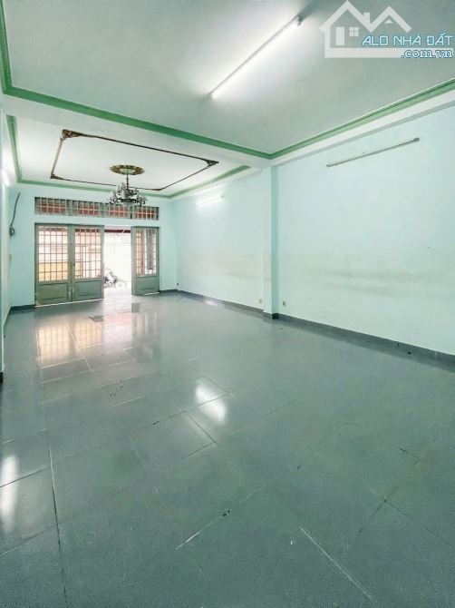 4,5x20m Sân để xe💥Nhà thuê làm kho hàng💥Hẻm xe tải Nguyễn Phúc Chu 11 triệu