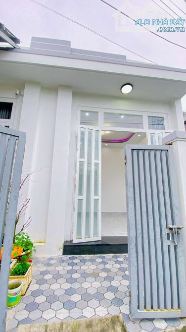 Bán nhà 2 phòng ngủ hẻm 4 đường Trần Vĩnh Kiết