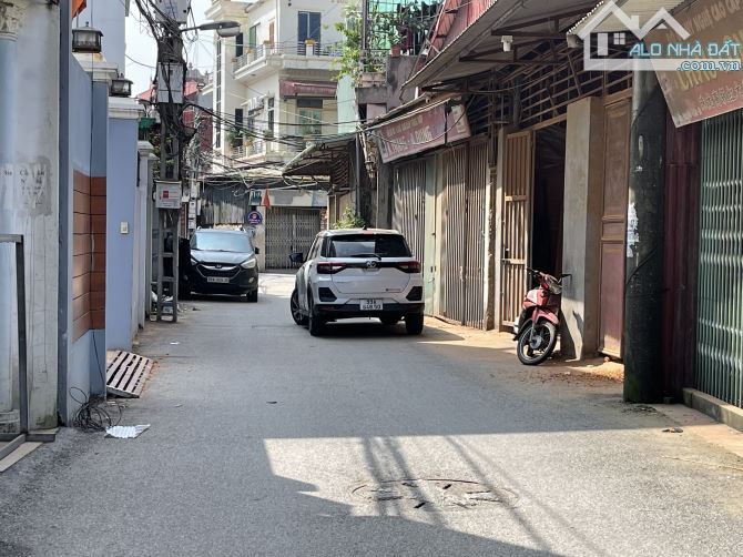 Bán đất Bắc Ninh, sát Đông Anh, đường thông ô tô đỗ, 10m ô tô tránh, mặt tiền hoa hậu, 2tỷ
