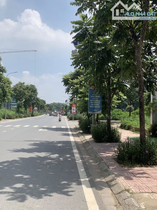 Phân lô mặt phố TRẦN ĐĂNG KHOA KHU TĐC phố Trạm - 120m 7tầng 1hầm - giá tốt.