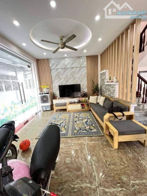 NHÀ KIM MÃ BA ĐÌNH 16TỶ 40M 4T MT 3,8M NHÀ ĐẸP DÂN XÂY TẶNG NỘI THẤT XỊN SÒ