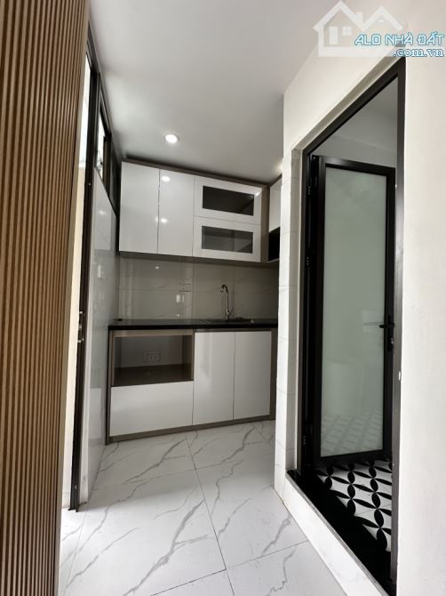 TẬP THỂ NAM ĐỒNG - VỊ TRÍ VIP- Ô TÔ ĐỖ CỔNG - Ở CỰC VIP
