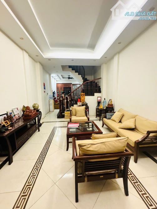 BÁN NHÀ CỔ NHUẾ 42M2, 4T, 4 NGỦ, SỔ ĐỎ, Ở NGAY, GIÁ TỐT VẪN CÓ THƯƠNG LƯỢNG