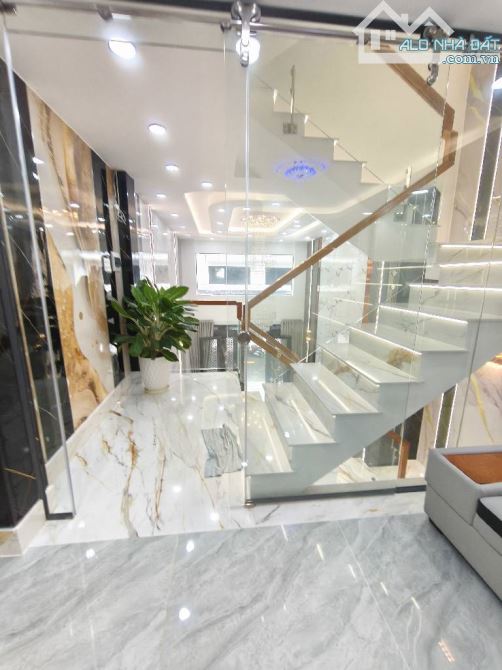 NHà Bán , Thạnh Xuân 38. 4m x 12.5m, thực tế 259m2, 5 Tầng , giá 6.1 tỷ - 11