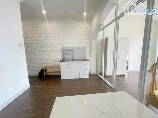 Căn hộ bancol bự ngay trung tâm quận 4, cửa sổ to, gần cầu Khánh Hội - 11