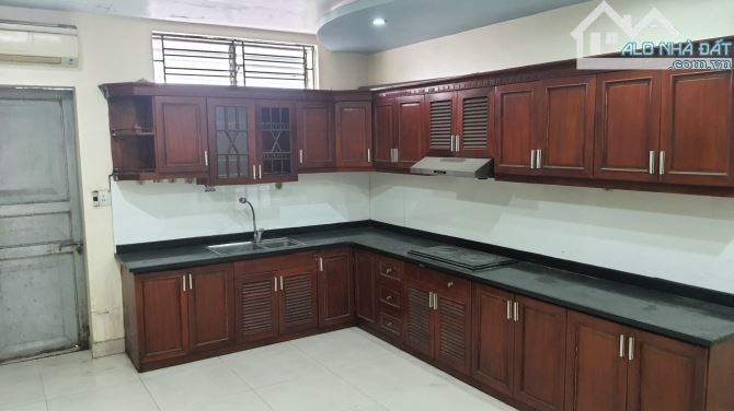 Cho thuê nhà mặt đường Nguyễn Bỉnh Khiêm, dt 80m2, ngang 4.5m, nhà 4.5 tầng - 1