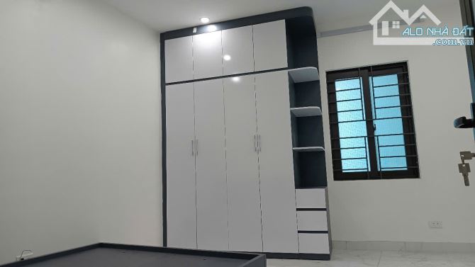 BÁN NHÀ QUANG TIẾN LÔ GÓC 34M² 5 TẦNG KHÉP KÍN TỪNG TẦNG CÁCH PHỐ 40M Ở NGAY FULL NỘI THẤT - 1
