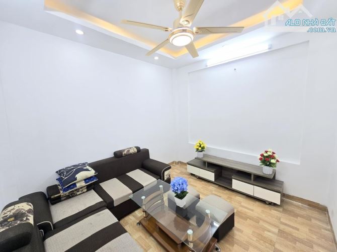 BÁN NHÀ 33m, 4 tầng, GIÁ 5.55 tỷ CTL, LÔ GÓC, ngõ to, nhà đẹp MẬU LƯƠNG- KIẾN HƯNG - 1