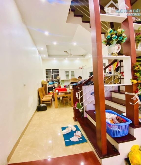 Bán nhà sổ đỏ mặt ngõ 25 Vũ Ngọc Phan, 60m2, ô tô tránh, kinh doanh - 1
