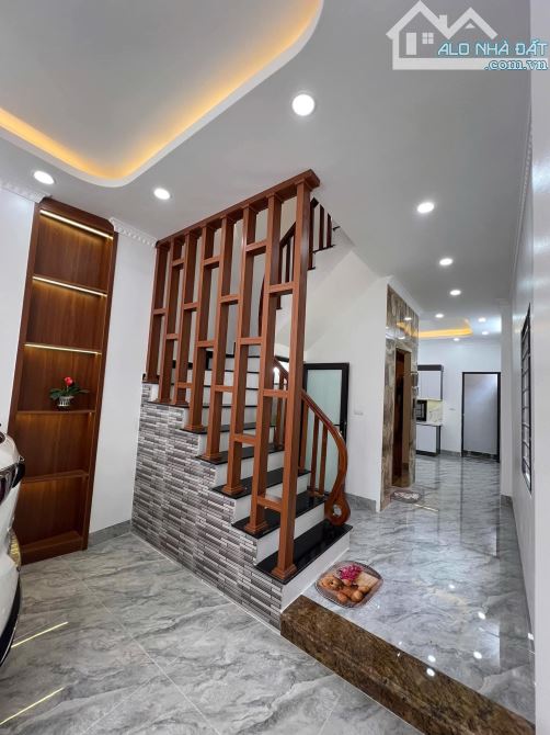 Bán nhà Đông Mỹ, Thanh Trì, 5 tầng thang máy, gara, ô tô thông, giá 8,3 tỷ - 1