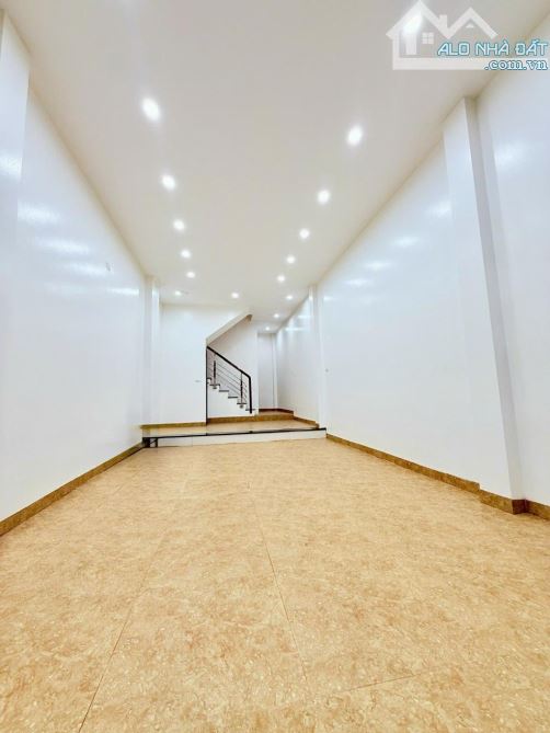 HIẾM PHẠM VĂN ĐỒNG CỔ NHUẾ 6 TẦNG LÔ GÓC Ô TÔ GẦN NHÀ. Tc 7tỷ - 1