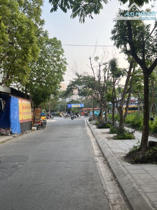 BÁN ĐẤT DỊCH VỤ LA KHÊ – VIEW VƯỜN HOA – GẦN TTTM - 1