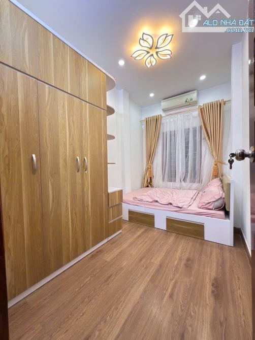 Cần bán nhà Quận Hai Bà Trưng giáp Quận Hoàn Kiếm, 5 Tầng, Ngõ nông, Không sổ, Giá 2,35 Tỷ - 1