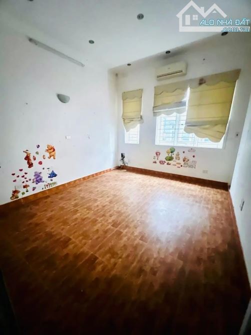 BÁN NHÀ PHÂN LÔ PHỐ HOÀNG QUỐC VIỆT CẦU GIẤY 15 TỶ DT 45M2 MT 4.2M 5T VỈA HÈ KINH DOANH Ô - 1