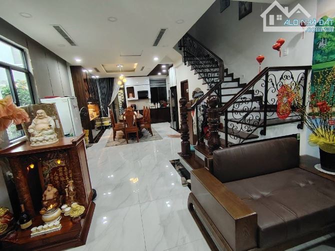 Bán biệt thự Mizuki Bình Chánh 3 tầng, 7x20, nhỉnh 15 tỉ