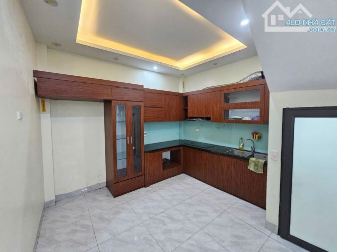 🌹🌹🌹NHÀ DÂN XÂY THẠCH BÀN CỔ LINH- 36M 4 TẦNG - 5,4 TY CÁCH Ô TÔ TRÁNH CHỈ 10M - 1