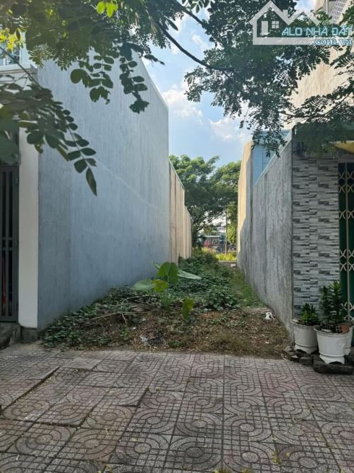 Bán gấp đất tái định cư Châu Thới, Tp Dĩ An, DT 100m2 (5 x 20) giá 4,1 tỷ - 1