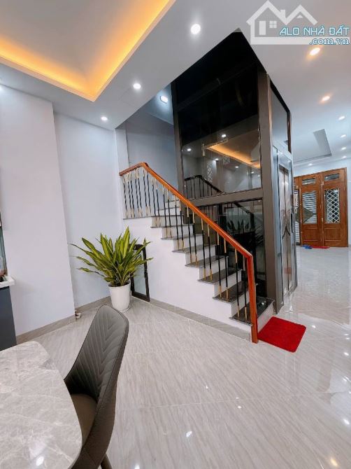KIM ĐỒNG 48m- nhỉnh 16 tỷ - PHÂN LÔ Ô TÔ - THANG MÁY - FULL NỘI THẤT VIP - VÀI BƯỚC RA HỒ. - 1