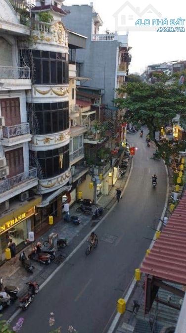 90 tỷ, víp Hàng Bạc, Hoàn Kiếm, phố 2 chiều, ô tô tránh đỗ, dòng tiền 2.800usd/ tháng - 1