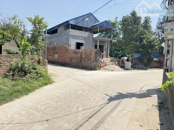 SẴN NHÀ CẤP 4 MỚI - SÁT DỰ ÁN TRƯỜNG ĐUA NGỰA - MẶT TIỀN ĐẸP Ô TÔ ĐỖ CỬA - 1