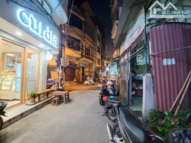 8.3 tỷ sở hữu nhà Phố Vân Hồ 38m2, ngõ trước nhà ô tô tránh, kinh doanh sầm uất, cách công - 1