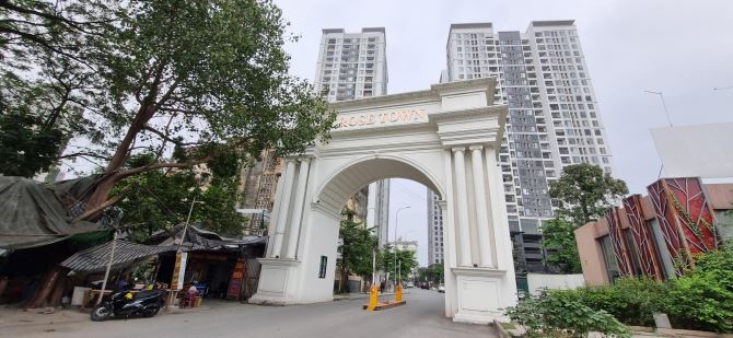 Bán nhà phân lô, liền kề Rose Town Ngọc Hồi, vị trí vàng, mặt tiền rộng 124m giá 34 tỷ - 1