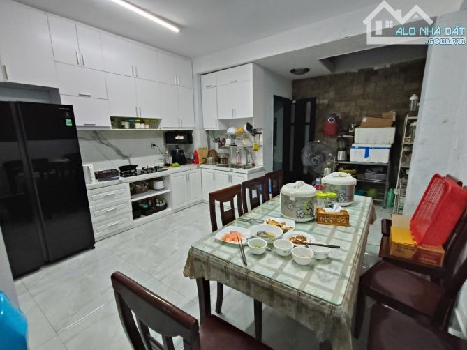Cần bán gấp-HXT thông-sát MT Nguyễn xí- khu phân lô-77m2-5 tầng- nhà đẹp - giảm còn 10.5tỷ - 1