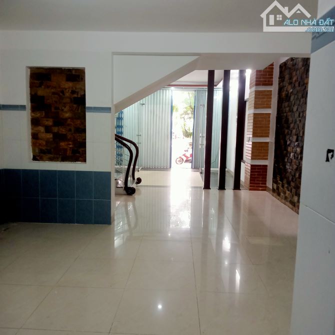Cho thuê nhà 3 tầng. Đường trần phước thành. Gần cách mạng tháng tám. Cảm lê TP ĐÀ NẴNG - 2
