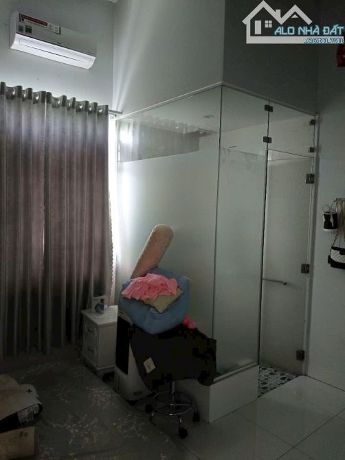 Bán nhà 6 x 30 cách mạng tháng 8 phường 1 chỉ có 2 tỷ - 2