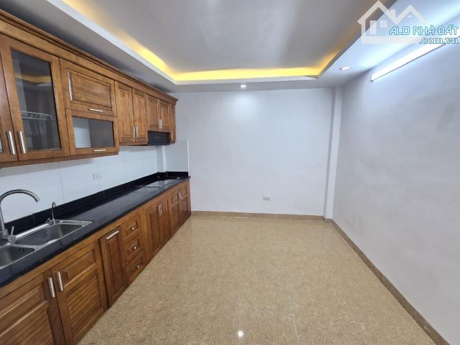 BÁN NHÀ 33m, 4 tầng, GIÁ 5.55 tỷ CTL, LÔ GÓC, ngõ to, nhà đẹp MẬU LƯƠNG- KIẾN HƯNG - 2