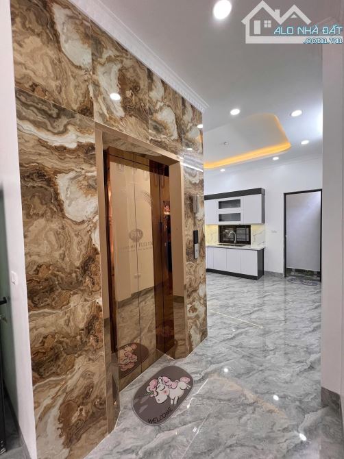 Bán nhà Đông Mỹ, Thanh Trì, 5 tầng thang máy, gara, ô tô thông, giá 8,3 tỷ - 2