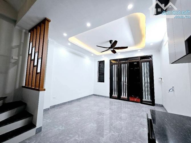 Bán nhà Trung Tựu, Bắc Từ Liêm, 30 m2, 5 tầng, mặt tiền 4m, giá 5.7 tỷ - 2
