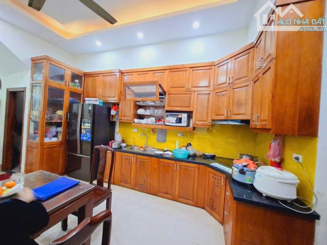 BÁN NHÀ NGÕ 362 ĐƯỜNG GIẢI PHÓNG. GẦN ĐƯỜNG Ô TÔ. 48M2 - 4 TẦNG. MT 4.5M. - 2