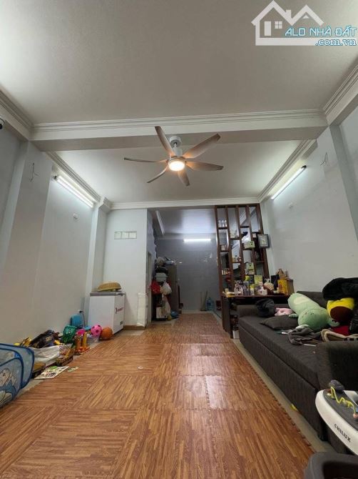 BÁN ĐẤT MẶT TIỀN ĐÌNH THÔN 68m2- TẶNG NHÀ C4- KINH DOANH SẦM UẤT - 2