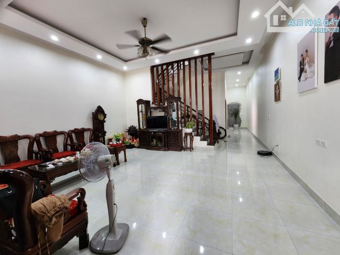 BÁN NHÀ CHỢ ĐƯỜNG THÁI PHÙ DÂN XÂY 3T MẶT KINH DOANH DT 180m2 x MT 6M GIÁ ĐẦU TƯ - 2